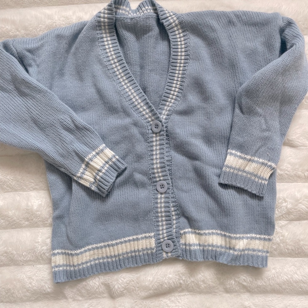 long sleve sweater button up